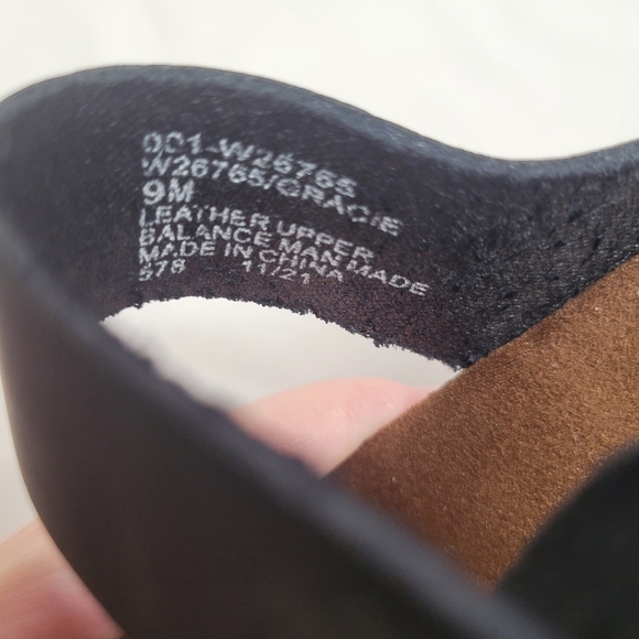 White Mountain Gracie Black Leather Footbed Sandals Size 9 - Picture 8 of 9